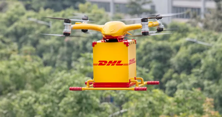 DHL lancia in Cina il primo servizio di consegna con i droni