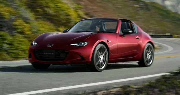 Mazda MX-5, il restyling della roadster debutta in Giappone