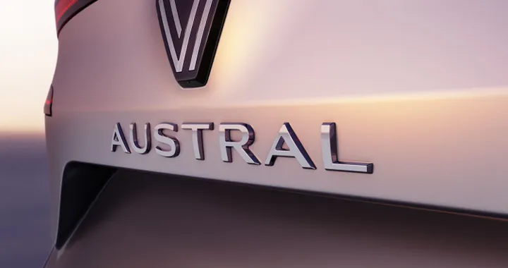Austral, il nuovo SUV erede della Renault Kadjar. Debutto nella primavera del 2022