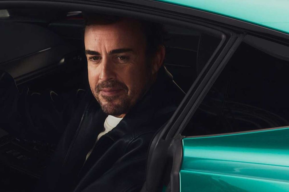 Anteprima: Fernando Alonso lasciato a piedi dalla sua Ferrari F40