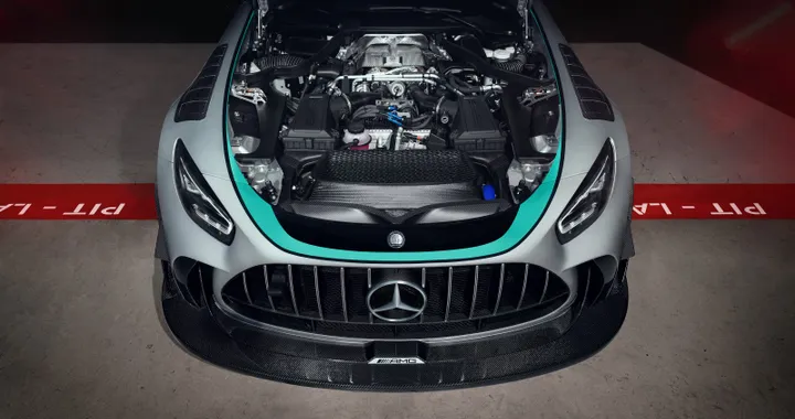 La Mercedes-AMG GT2 Edition W16 è una belva da pista da 830 CV