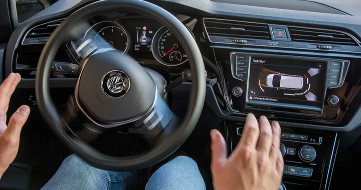 Volkswagen: l'evoluzione del Park Assist dal 2006 a oggi