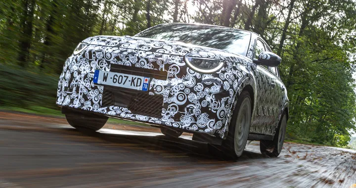 Abarth, in arrivo la seconda elettrica dello Scorpione. Avrà 240 CV