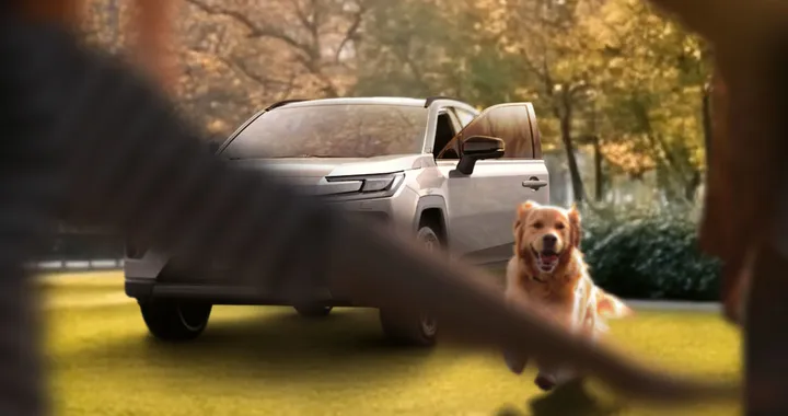 Nuova Toyota RAV4, le ultime foto prima del debutto. Conto alla rovescia per il 21 maggio