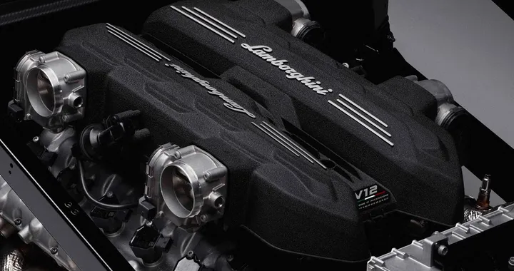 Lamborghini, per l'erede dell'Aventador un V12 ibrido da oltre 1.000 CV