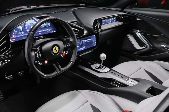 Ferrari ha salvato il cambio manuale: ecco come ha riacceso la magia sulla 12Cilindri