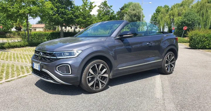 Volkswagen T-Roc Cabriolet, la prova del SUV scoperto. Come va e quanto consuma