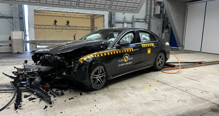 Euro NCAP: 5 stelle per Classe E, Kodiaq, Passat e Superb. 3 stelle per Duster e Swift