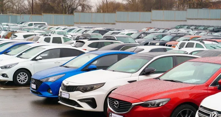 Il prezzo medio delle auto aumenta di 1.000 euro? No, solo di 228 euro