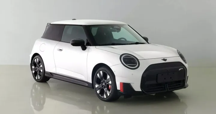 Ecco la MINI John Cooper Works E: dalla Cina arrivano foto e specifiche