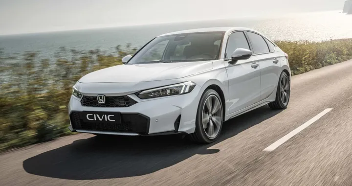 Honda Civic si aggiorna, ecco come cambia con il restyling: novità e prezzi