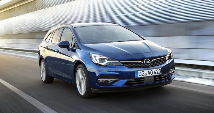 Opel Astra, la nuova generazione si fa vedere su strada: prosegue lo sviluppo