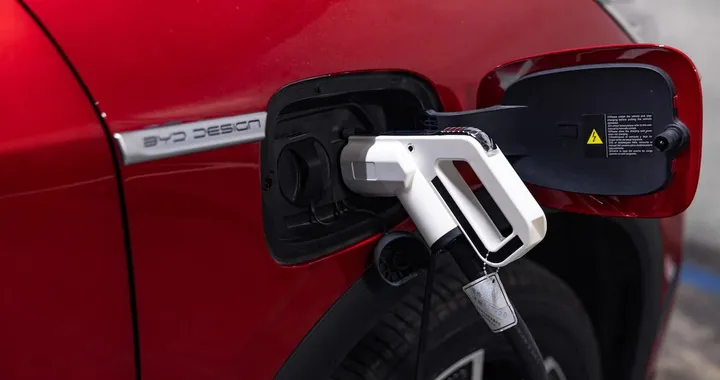 BYD, la ricarica ultraveloce megawatt è la nuova sfida a Tesla in Europa