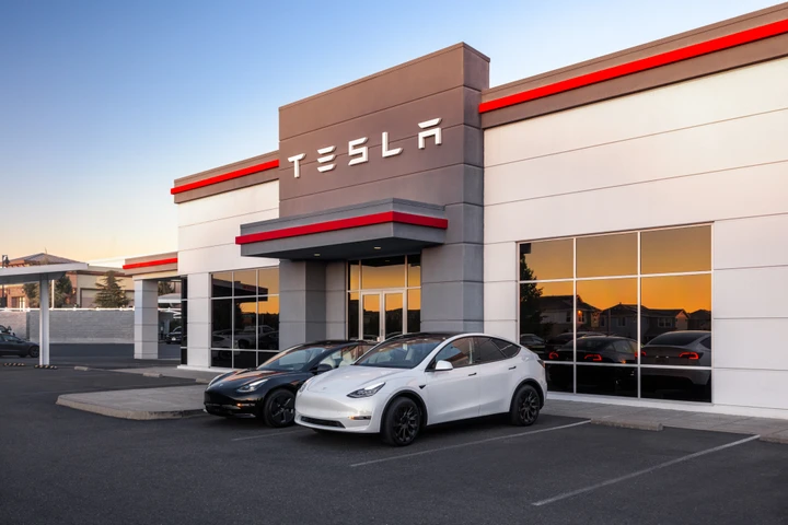 Tesla, nel terzo trimestre 2025 ricavi record ma scendono gli utili