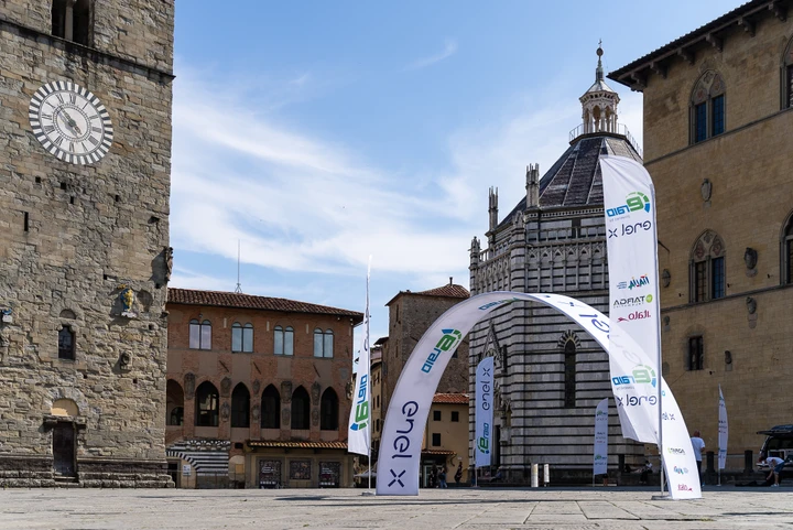 ingrandisci immagine