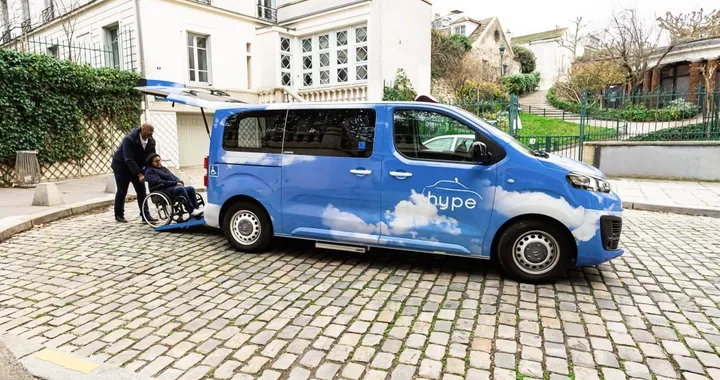 Stellantis e Hype portano una flotta di 50 taxi Fuel Cell a Parigi