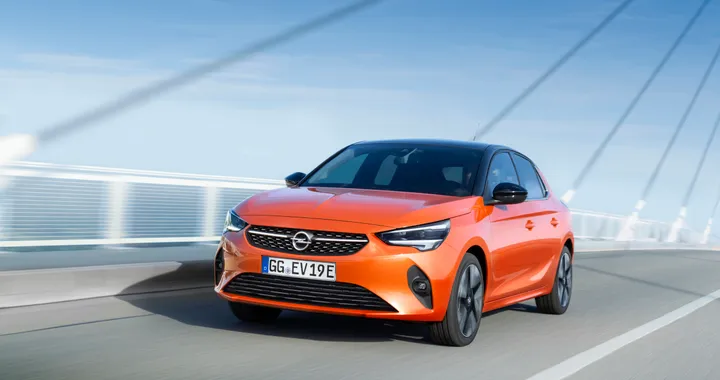Opel Corsa 2019: prezzi e allestimenti per l'Italia | Elettrica da 279 euro al mese
