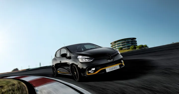 Renault Clio R.S.18: la piccola &quot;bomba&quot; da collezione