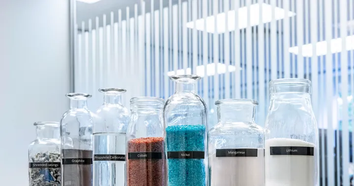 Mercedes, nel 2023 una fabbrica per il riciclo delle batterie