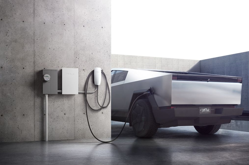 Anteprima: Tesla Cybertruck: finalmente arriva la tecnologia Vehicle-to-Home