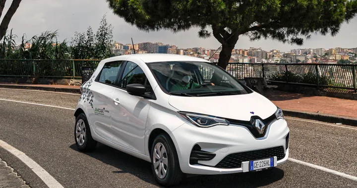 30 Renault Zoe per la flotta di Amicar, il car sharing 100% elettrico di Napoli