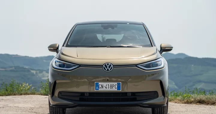 Volkswagen ID.3 GTX, test su strada per la sportiva elettrica. Foto spia