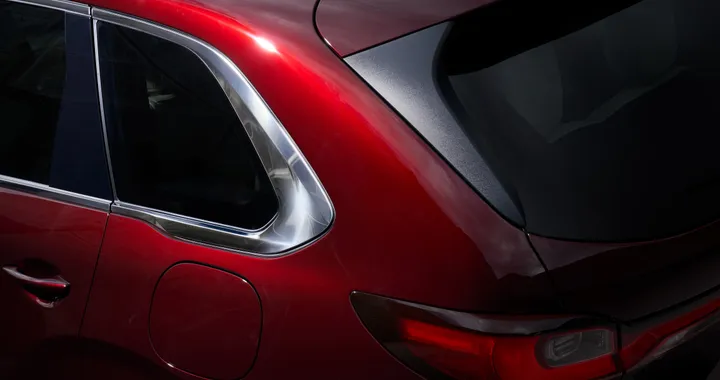 Mazda CX-80, la nuova ammiraglia debutta il 18 aprile: 5 metri e fino a 7 posti