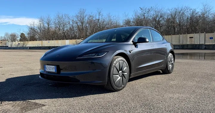 Il paradosso dell'auto usata, un'elettrica ora costa meno di una a benzina