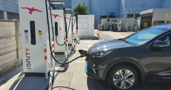 Vacanza elettrica con Kia e-Niro: prova consumi, autonomia reale, pro e contro