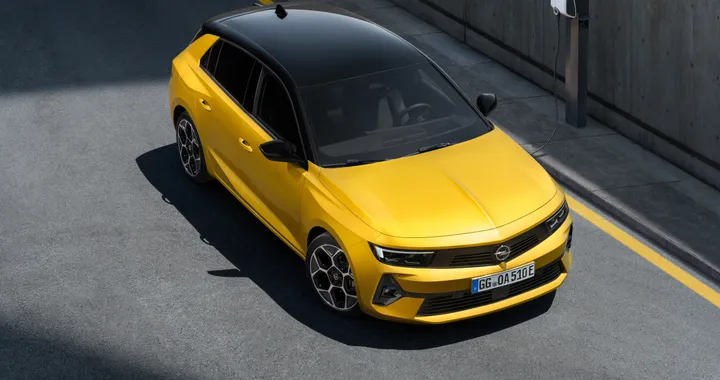 Nuova Opel Astra, prime immagini della Sports Tourer