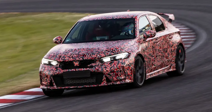 Honda Civic, a luglio in pista Il prototipo della Type R