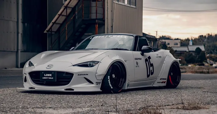 La Mazda MX-5 cresce e si allarga grazie a Liberty Walk