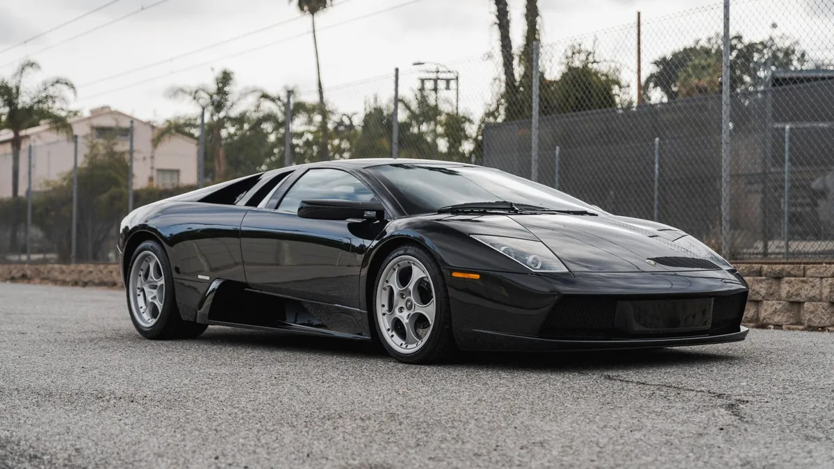 Lamborghini Murciélago: il fascino di un V12 con cambio manuale