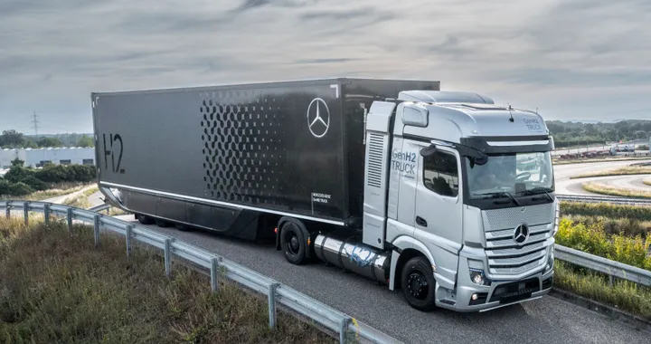 Mercedes Trucks, 1.000 km di autonomia per il camion Fuel Cell GenH2 Truck