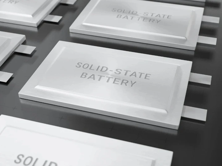 BYD brevetta un nuovo elettrolita per le batterie allo stato solido