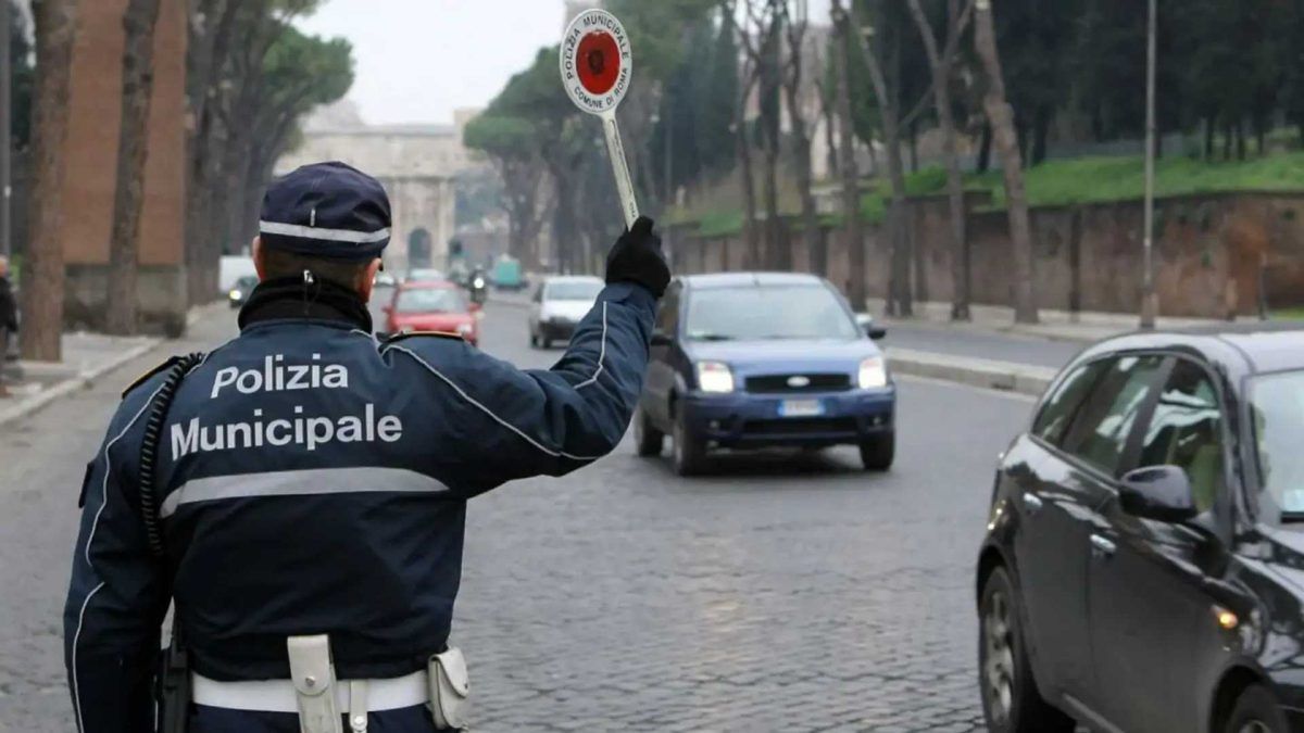 Nuovo Codice della strada: guerra alle auto fantasma e alla beffa dei prestanome