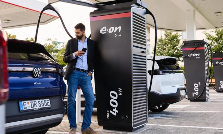 Ricaricare in autostrada sarà più facile: E.ON installerà colonnine da 400 kW in 18 aree di servizio