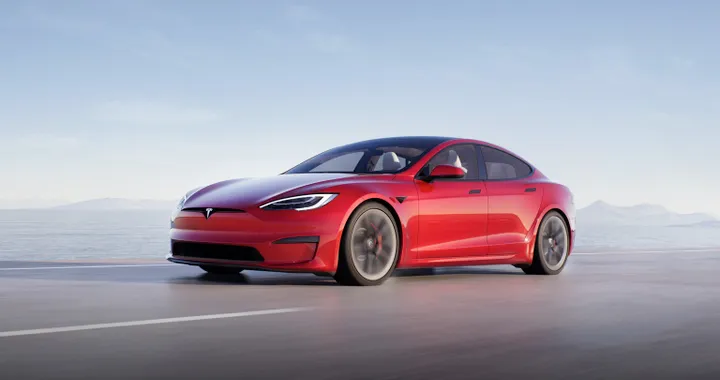 Tesla Model S Plaid supera i limiti. Ecco il nuovo record di accelerazione