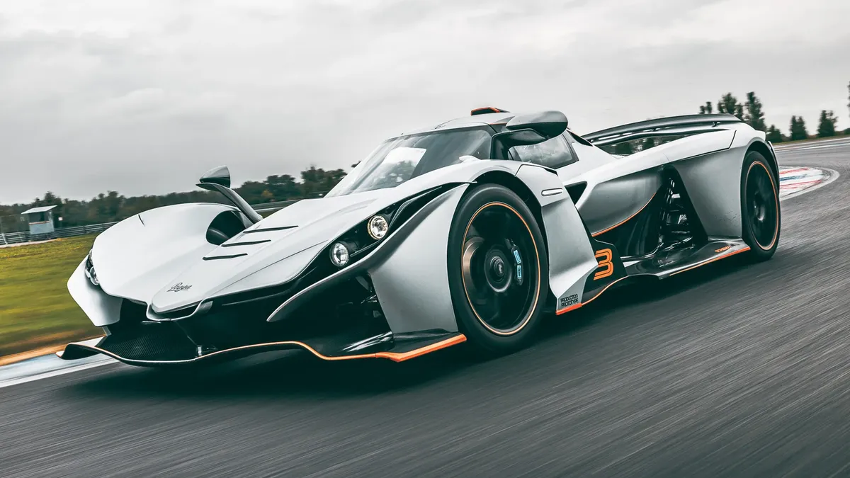 Questa Praga Bohema ha appena battuto il record sul giro di Top Gear