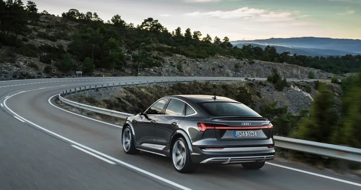 Audi e-tron S e e-tron S Sportback, arriva la ricarica in AC sino a 22 kW