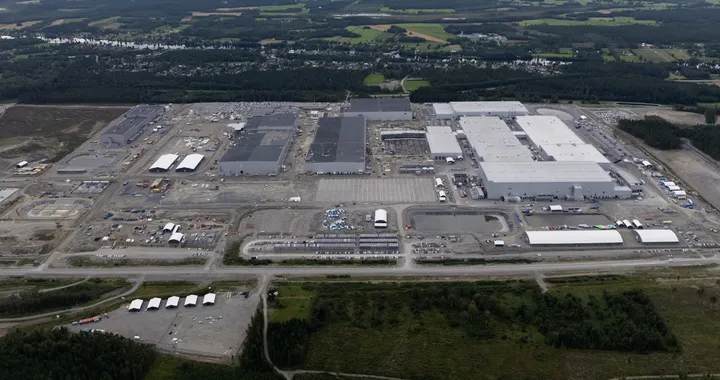 Northvolt sospenderà parte della produzione. In arrivo tagli al personale