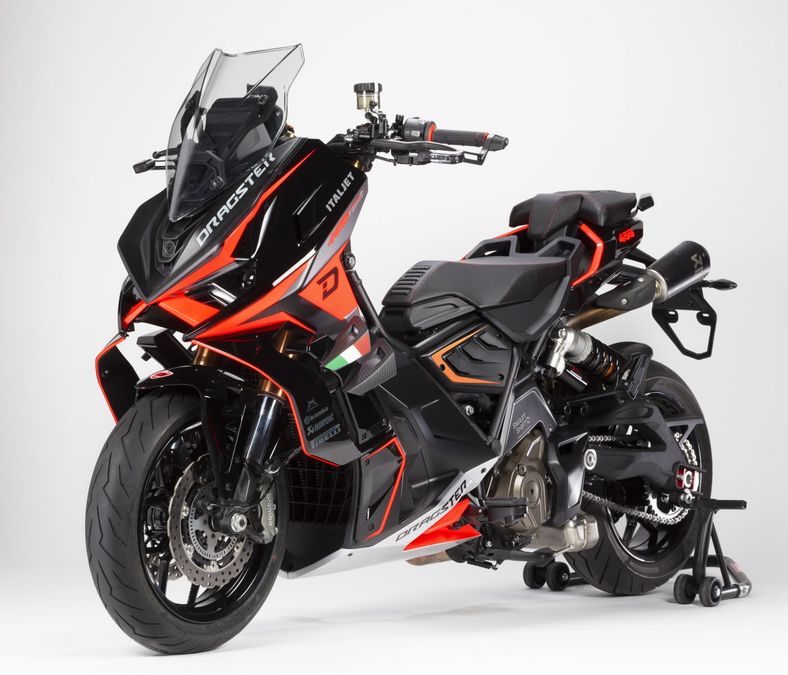 Italjet Dragster 459 Twin debutta a EICMA 2025, ecco il nuovo scooter racing