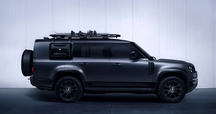 Land Rover Defender: debutta la nuova versione 130 Outbound