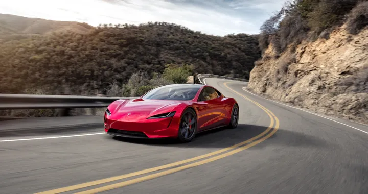 Elon Musk, la nuova Tesla Roadster debutterà a fine anno