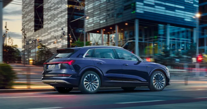 Audi e-tron 55 quattro MY19 e 20, maggiore autonomia grazie ad un aggiornamento