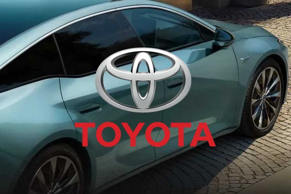 Anteprima: Toyota, la nuova berlina da record che surclassa Tesla: tecnologia top