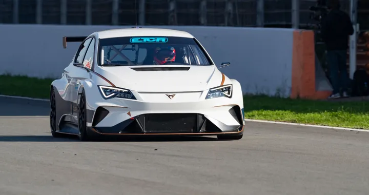 Cupra e-Racer, la prima turismo elettrica per l'ETCR 2020