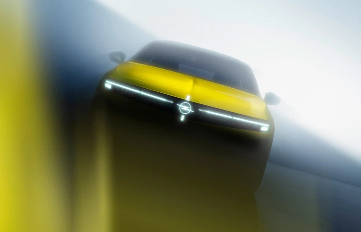 La nuova Opel Astra sta arrivando, prime immagini ufficiali