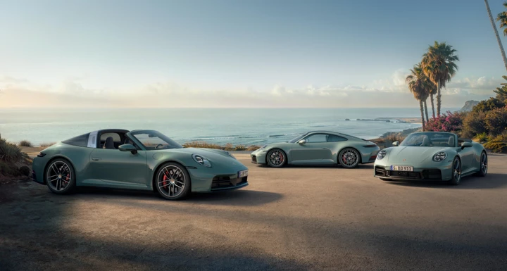 La nuova Porsche 911 Carrera 4S si presenta e si fa in tre: coupé, cabrio e Targa