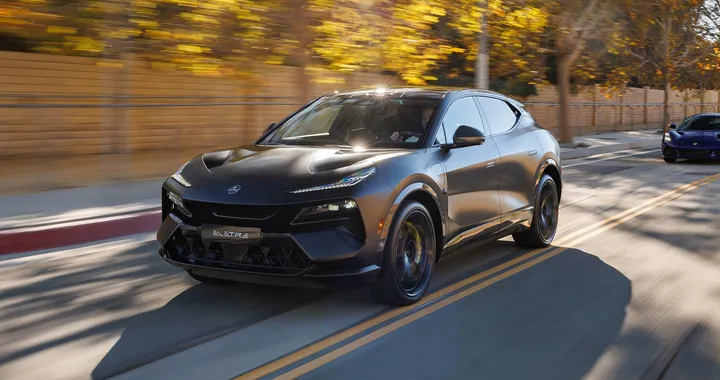 Lotus Eletre Carbon: lusso e prestazioni all'Art Basel Miami Beach 2024